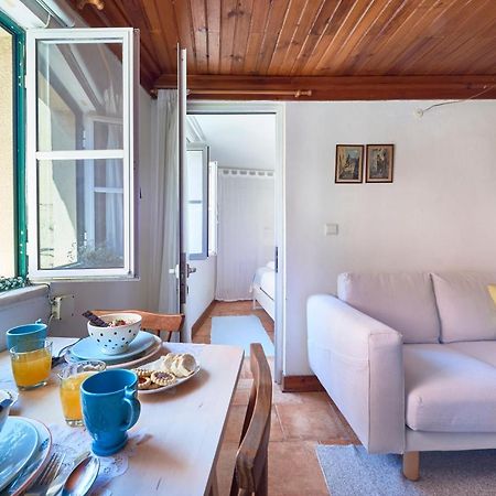 Light Filled Apartment Near Chiado, By Timecooler Lisboa Exteriör bild