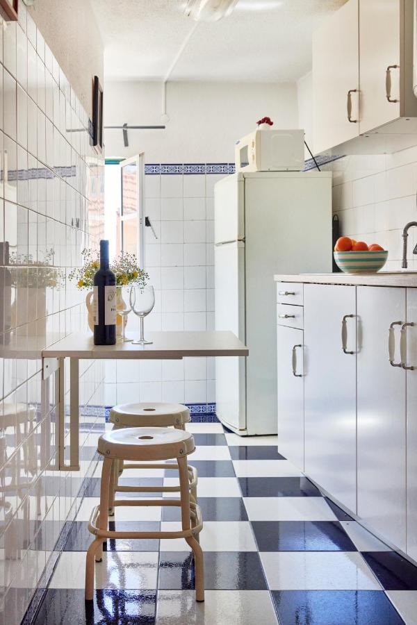 Light Filled Apartment Near Chiado, By Timecooler Lisboa Exteriör bild