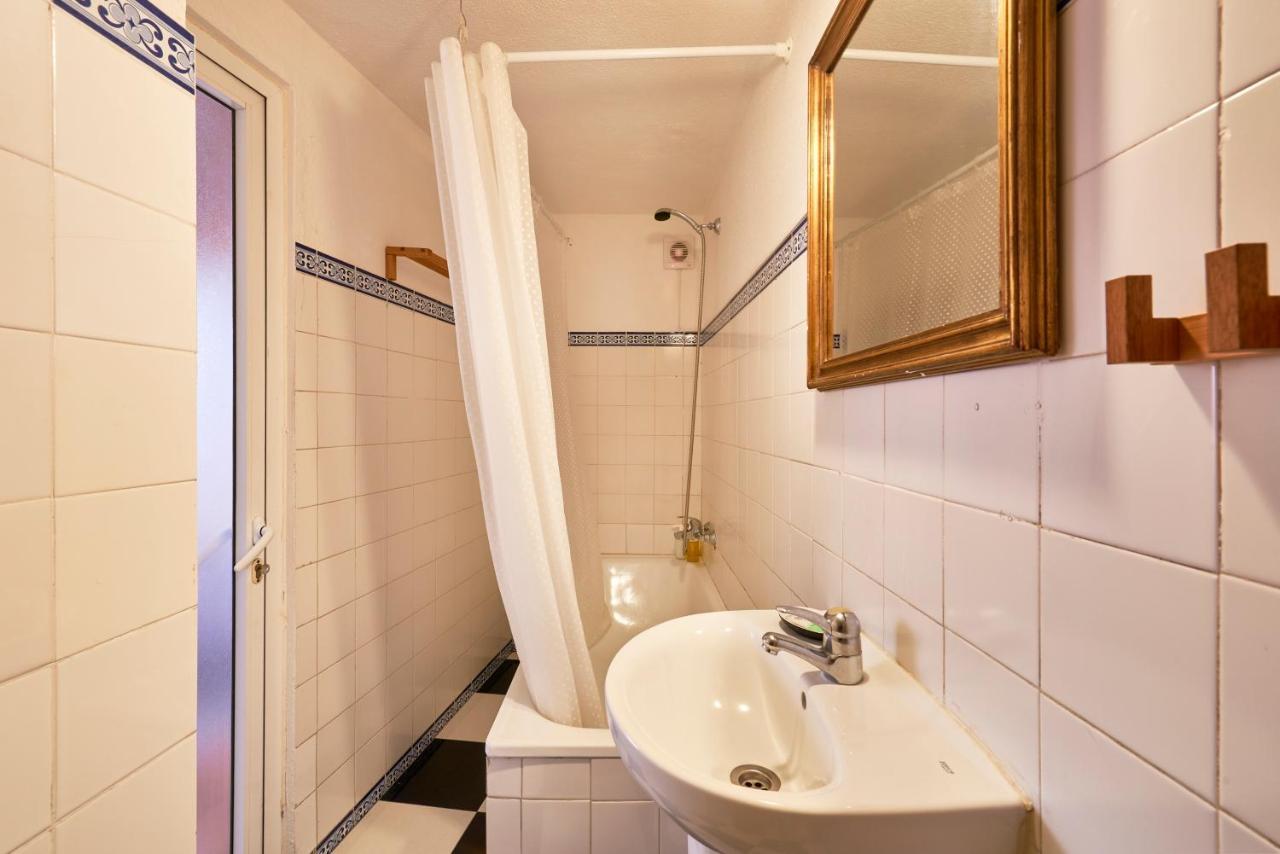 Light Filled Apartment Near Chiado, By Timecooler Lisboa Exteriör bild