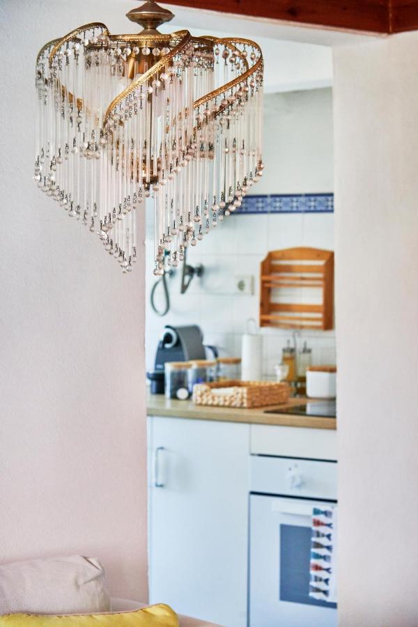 Light Filled Apartment Near Chiado, By Timecooler Lisboa Exteriör bild